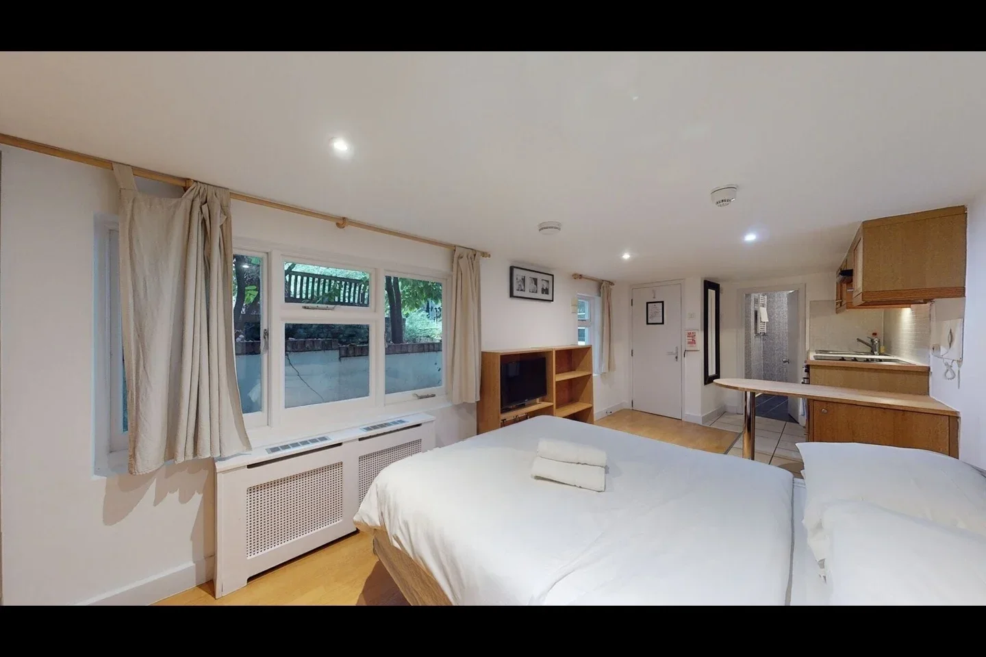 Flat Cartwright Gardens in Greater London