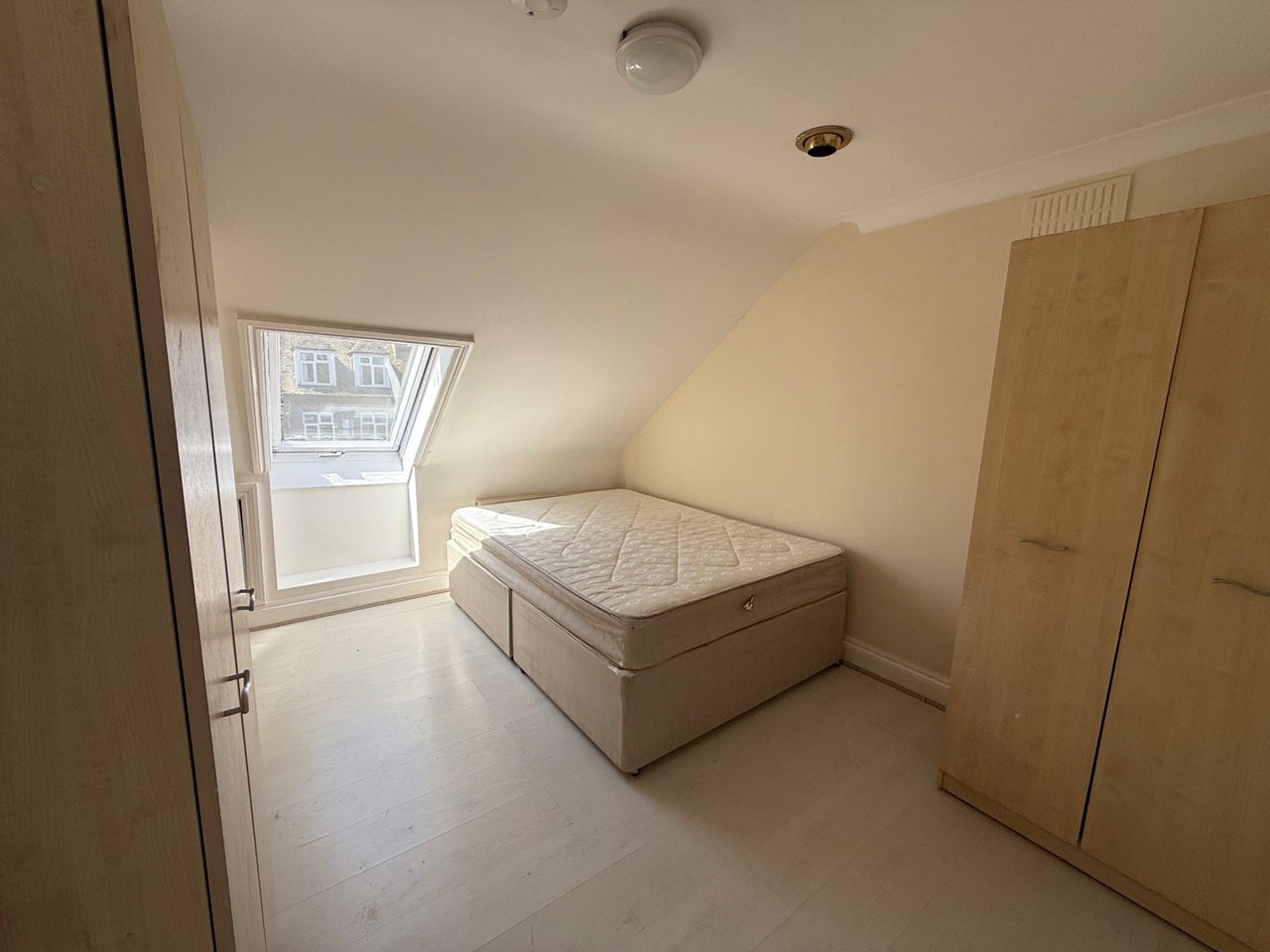 Room Heston Road in Greater London