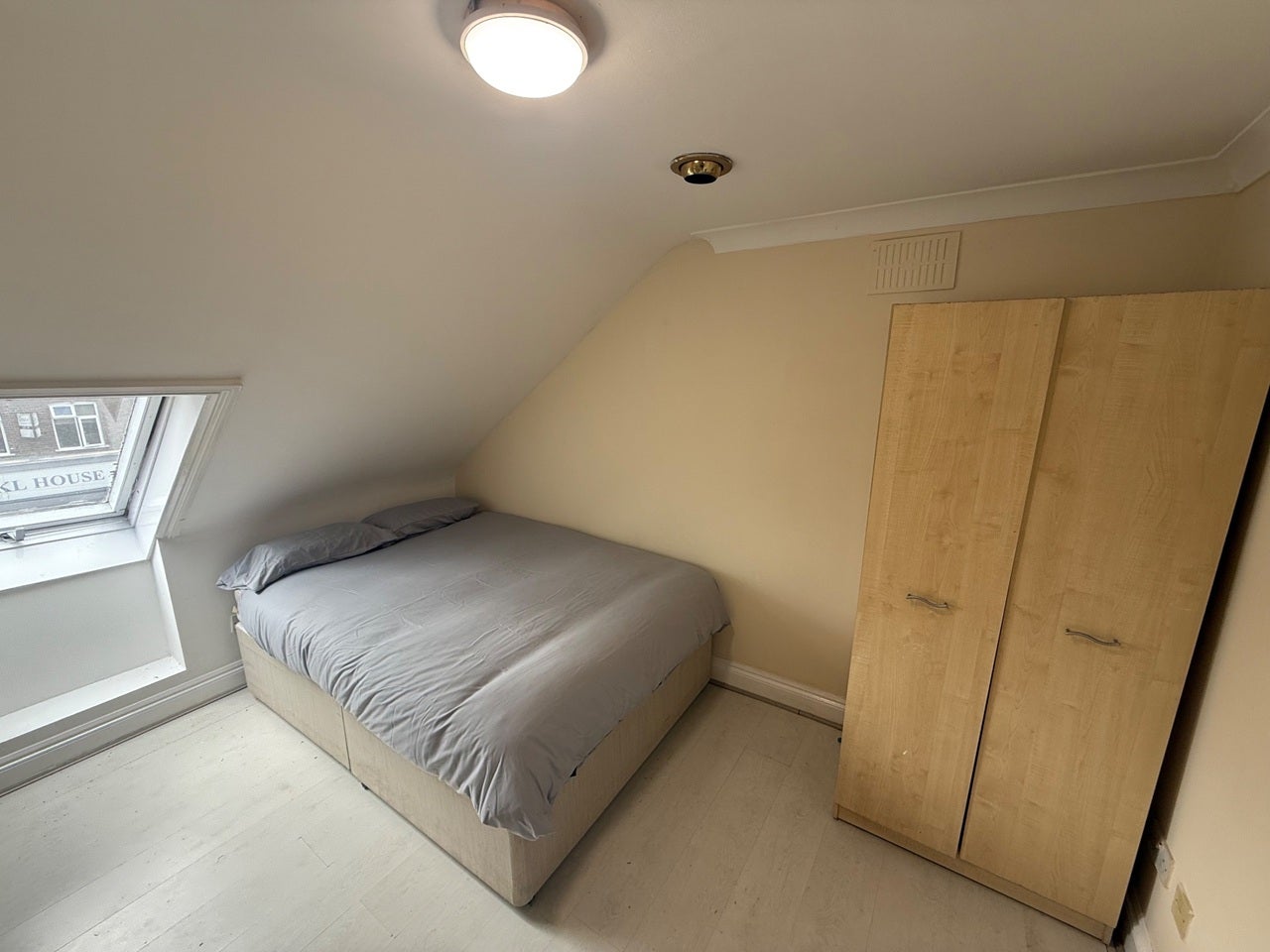 Room Heston Road in Greater London