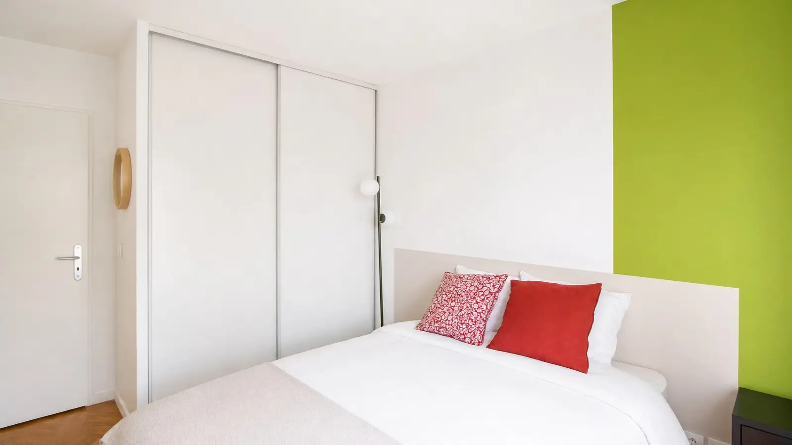 Room Rue de la Vallée de Bailly in Vert-Saint-Denis