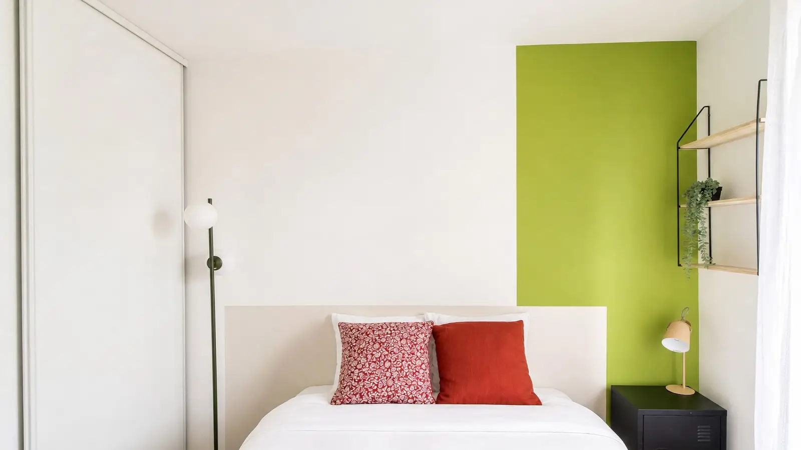 Room Rue de la Vallée de Bailly in Vert-Saint-Denis