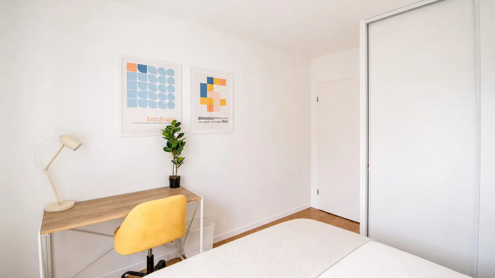 Room Rue de la Vallée de Bailly in Vert-Saint-Denis
