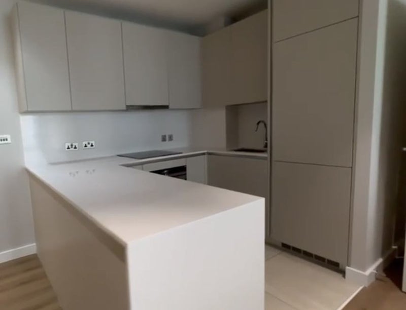 Room Exhibition Way in Greater London