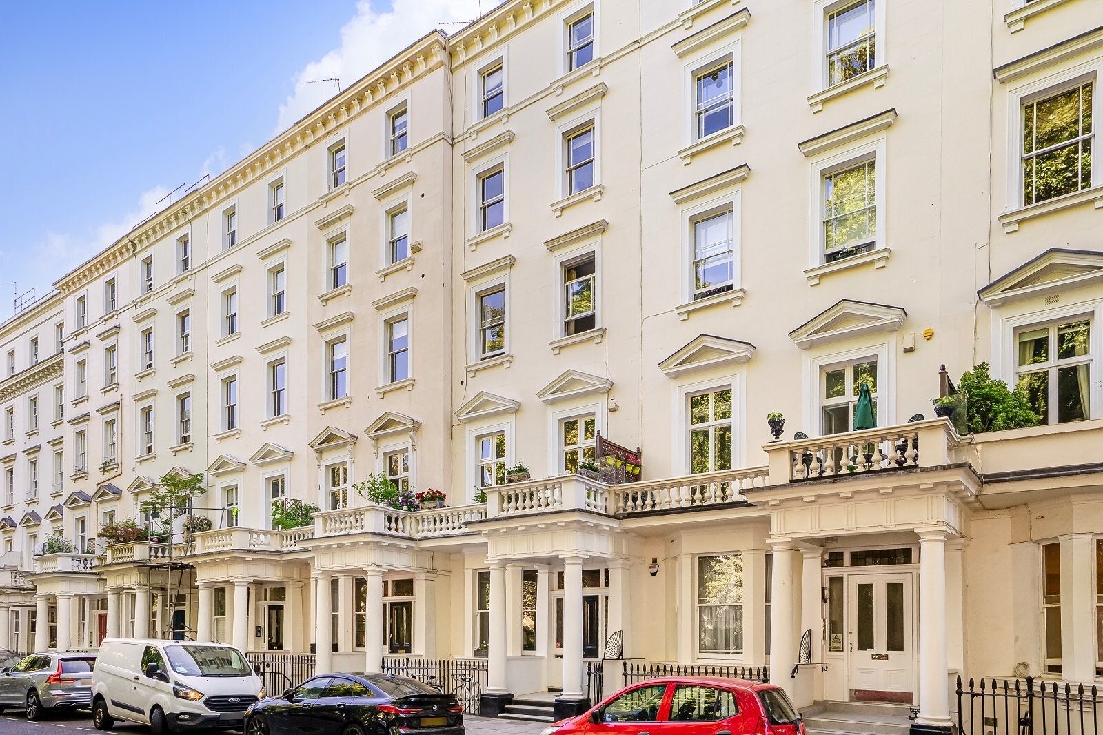 Flat St George's Square in City of Westminster