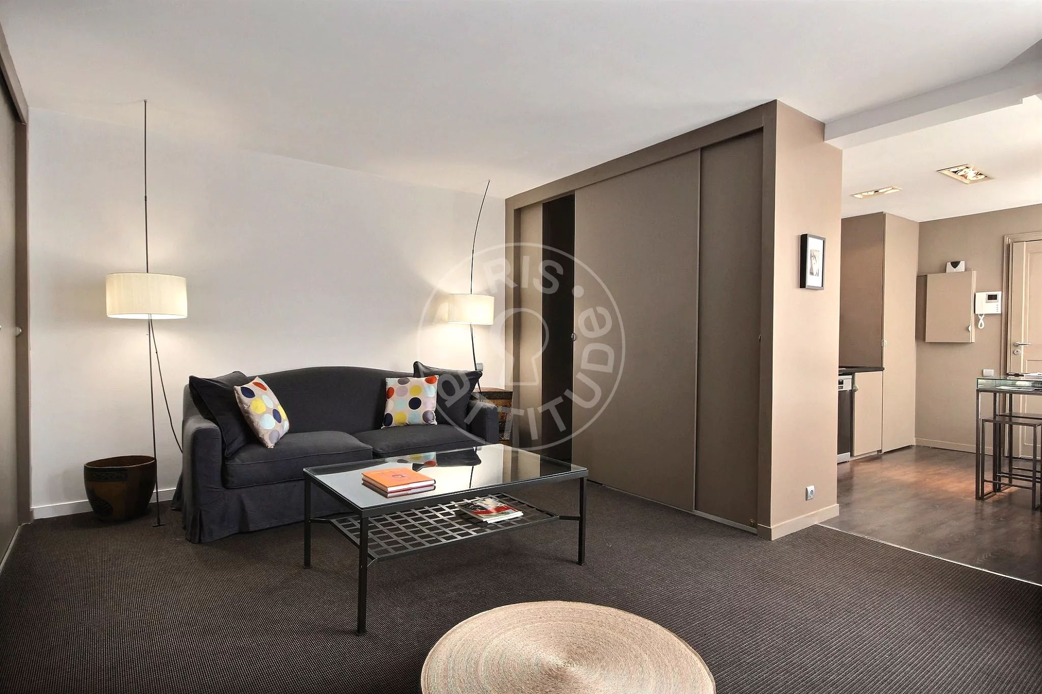 Flat Rue du Faubourg Saint-Honoré in Paris