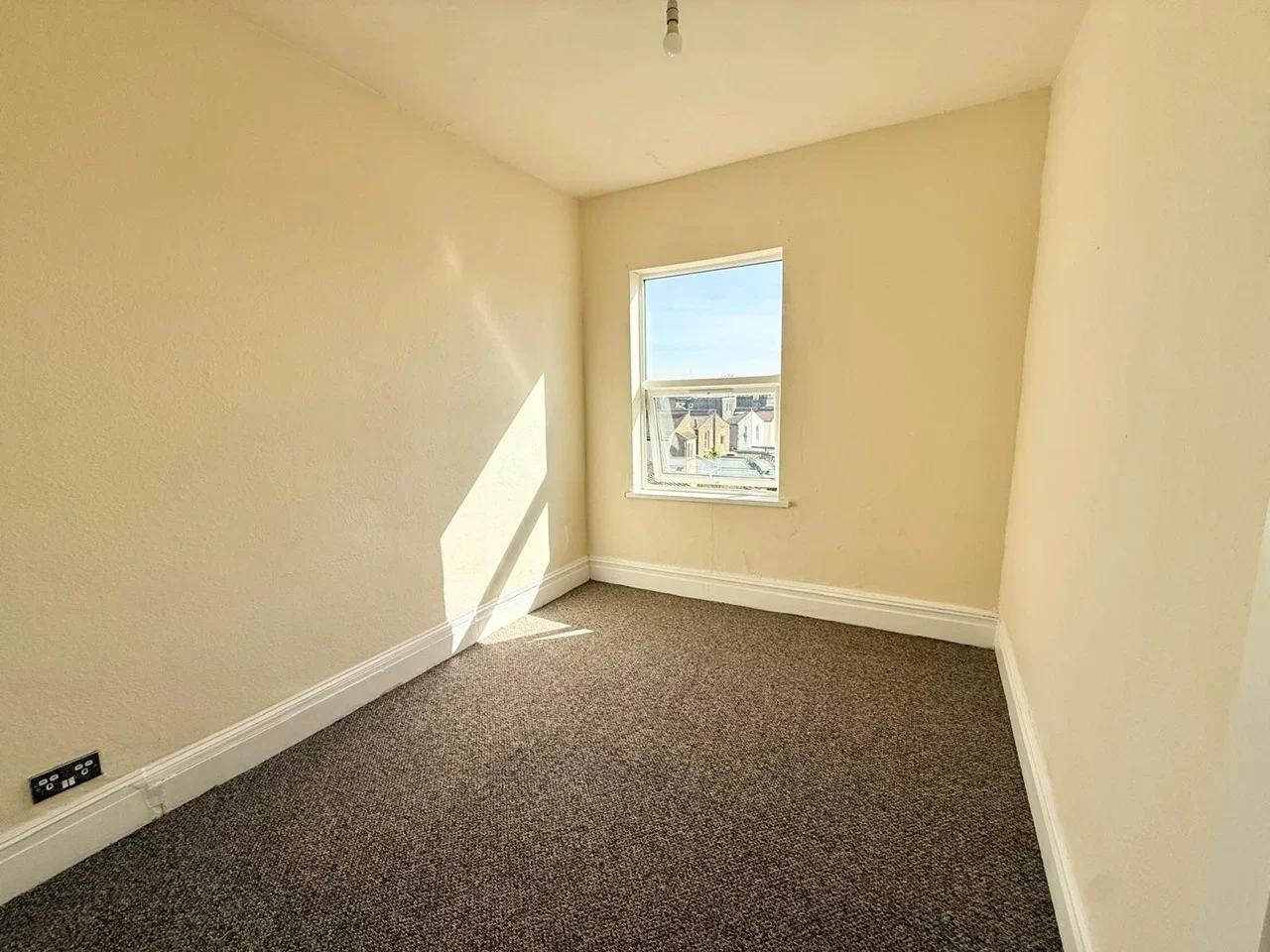 Flat High Road Leyton in Greater London