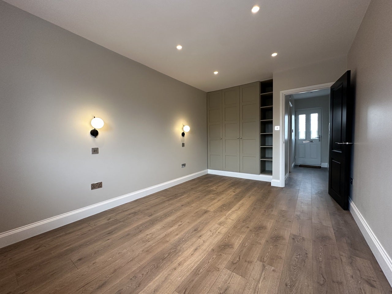 Flat West End Road in Greater London