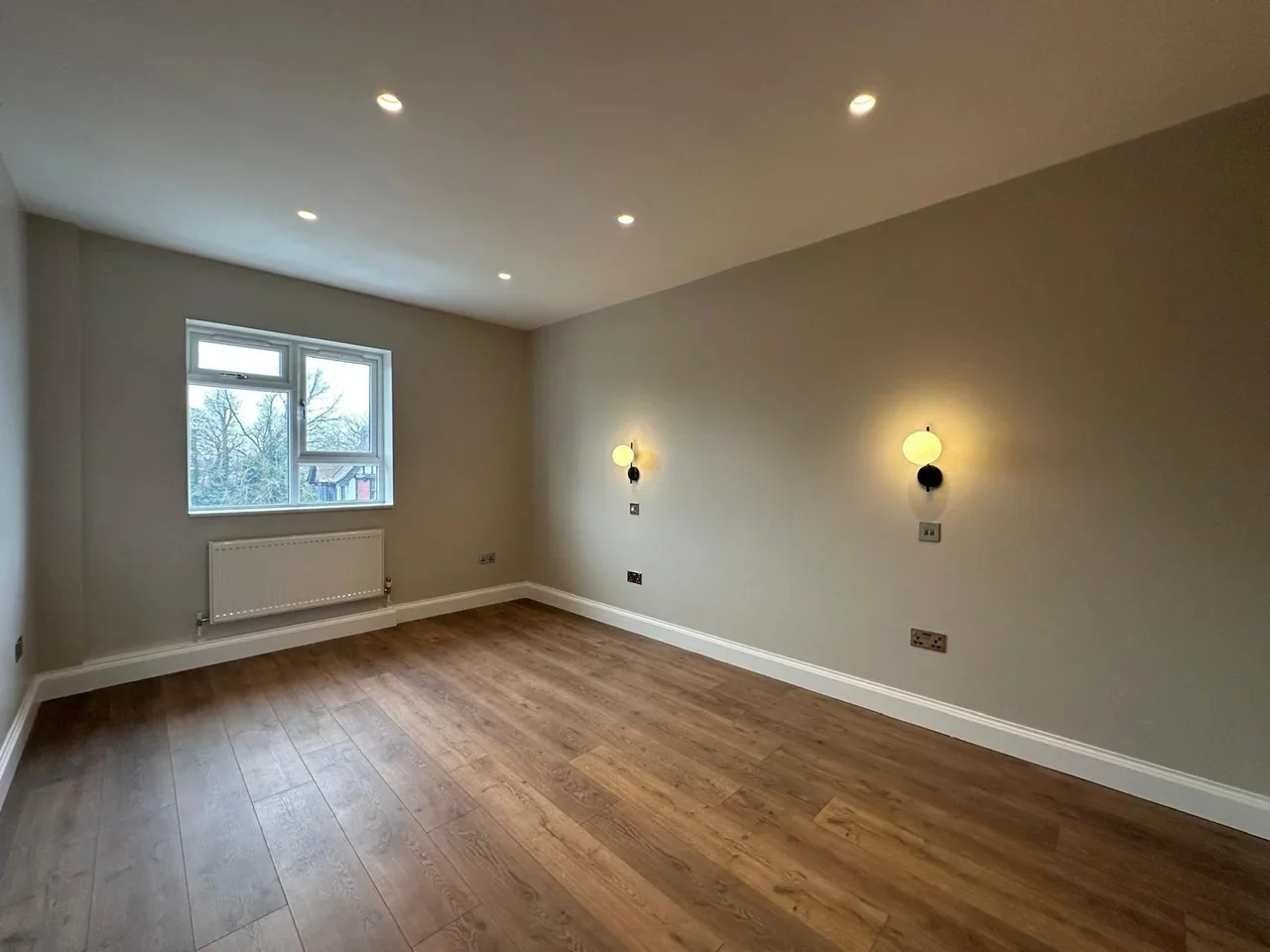 Flat West End Road in Greater London