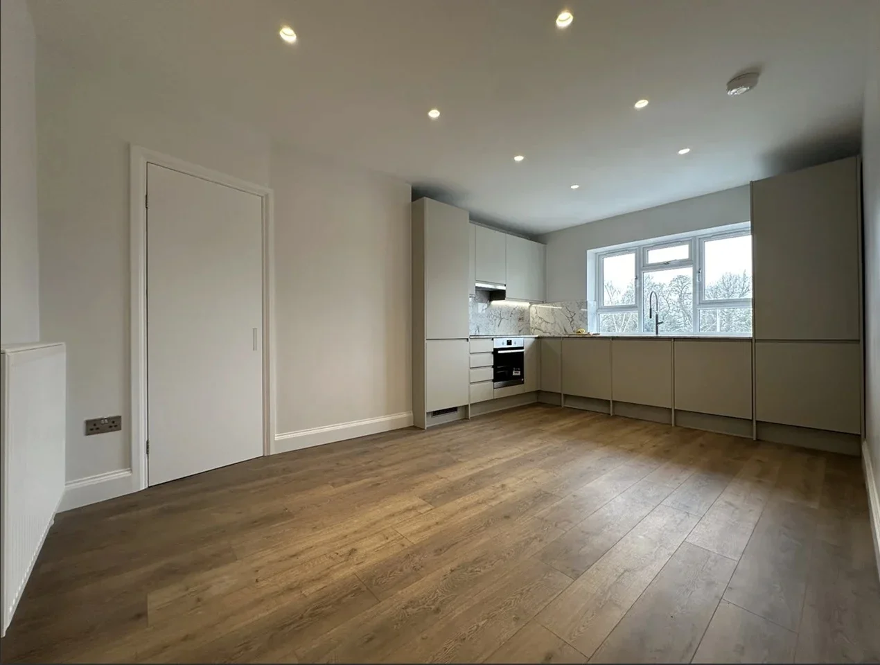 Flat West End Road in Greater London