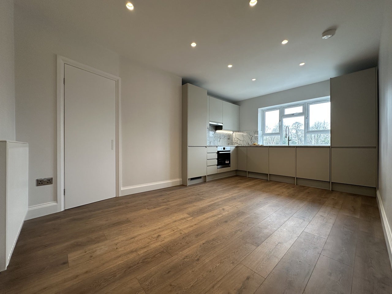 Flat West End Road in Greater London