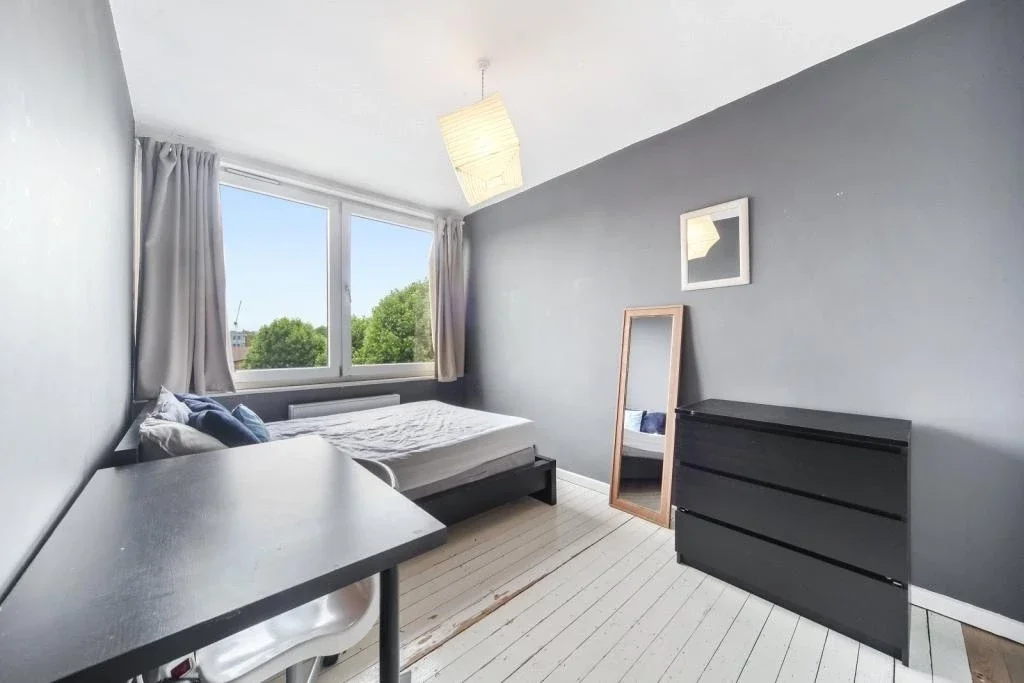 Flat Twyford Street in Greater London