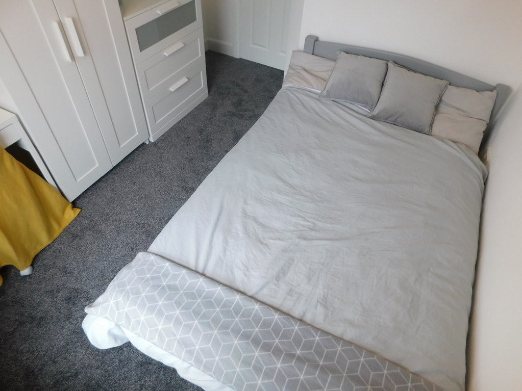 Room Devonshire Road in Southampton