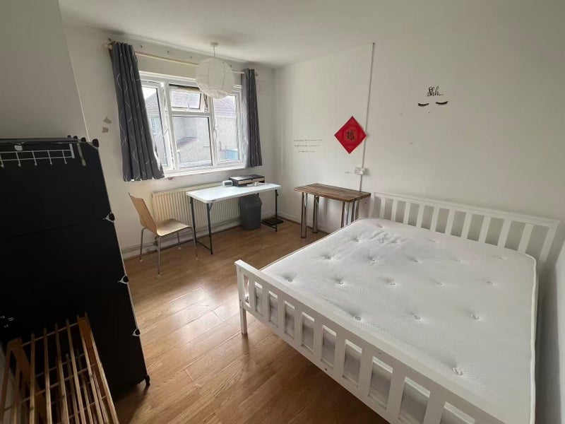 Room Preston Hill in Greater London