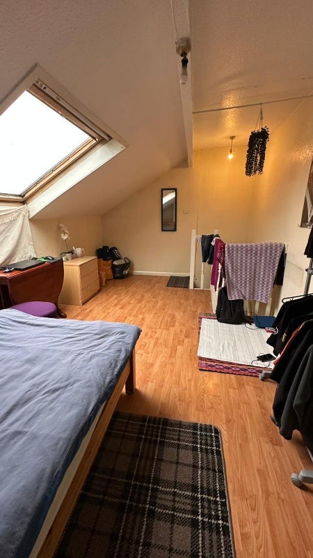 Room Ashton Street in Leeds