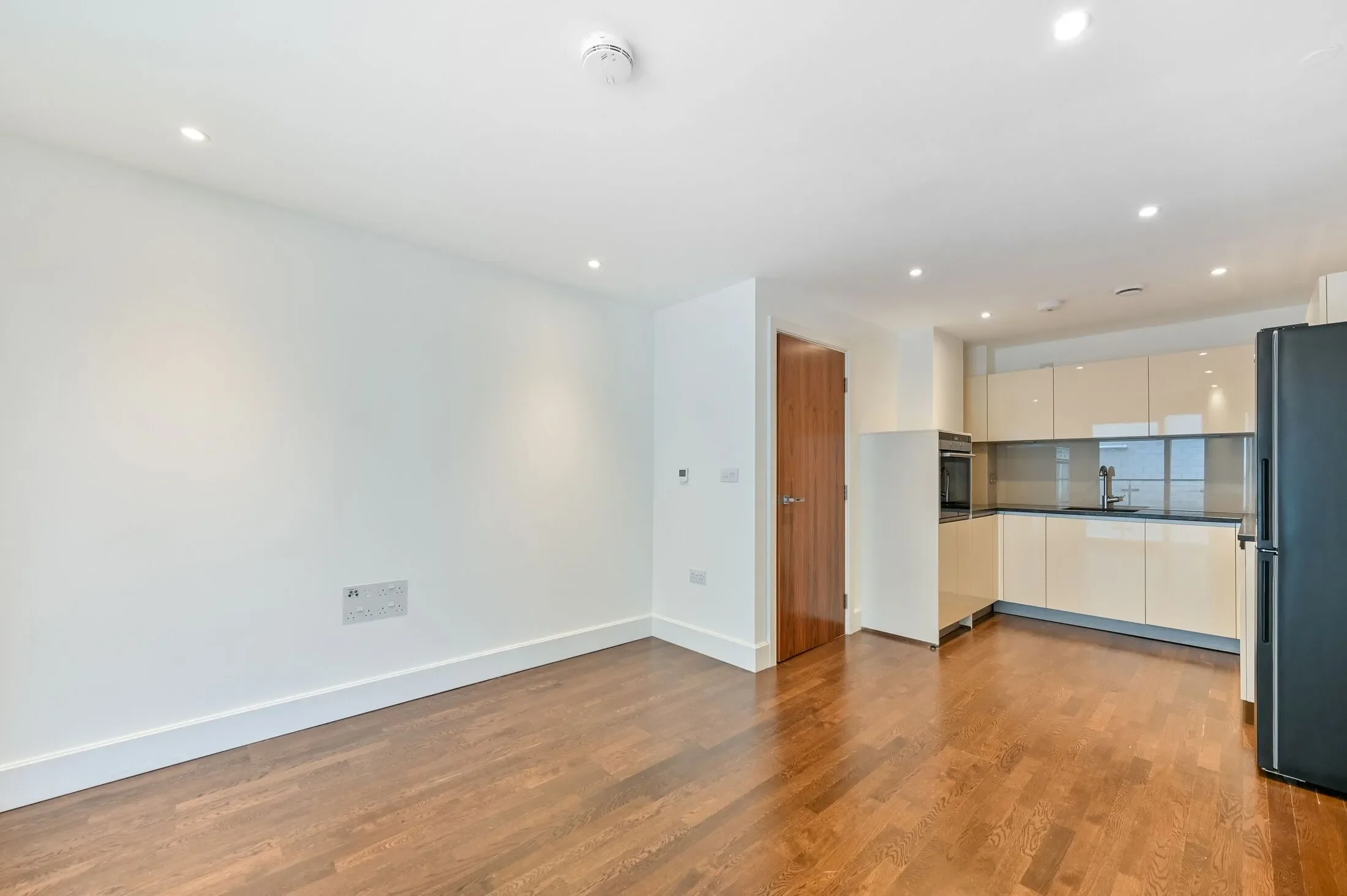 Flat Down Hall Road in Greater London