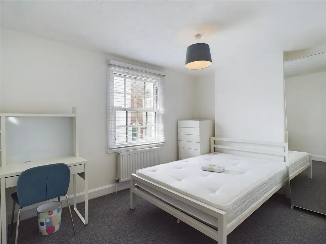 Room Western Road in Brighton
