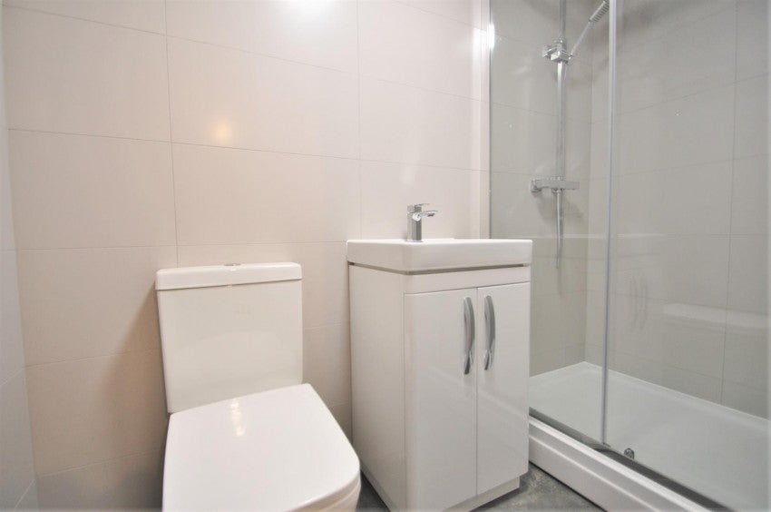 Flat Westdale Road in Greater London