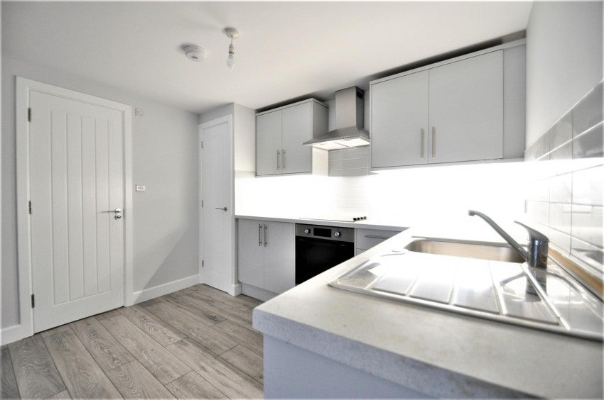 Flat Westdale Road in Greater London