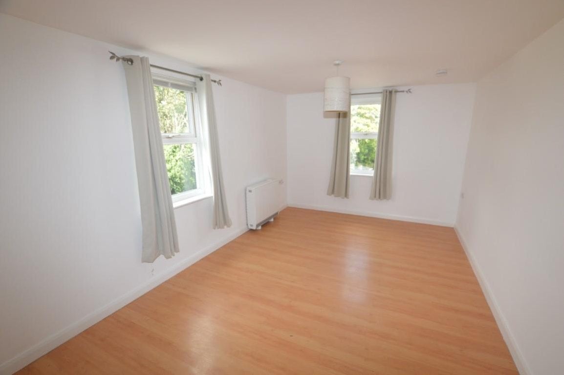 Flat South Roskear Terrace in Camborne