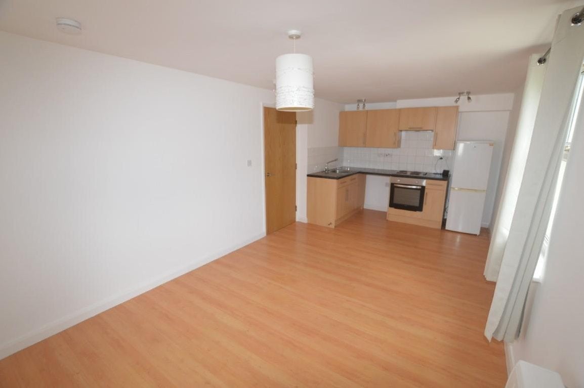 Flat South Roskear Terrace in Camborne