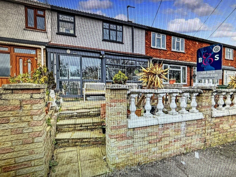 House Sewardstone Gardens in Greater London