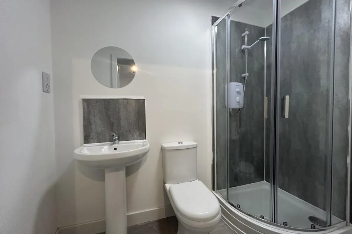 Flat Glumangate in Chesterfield