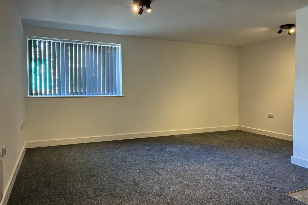 Flat Glumangate in Chesterfield