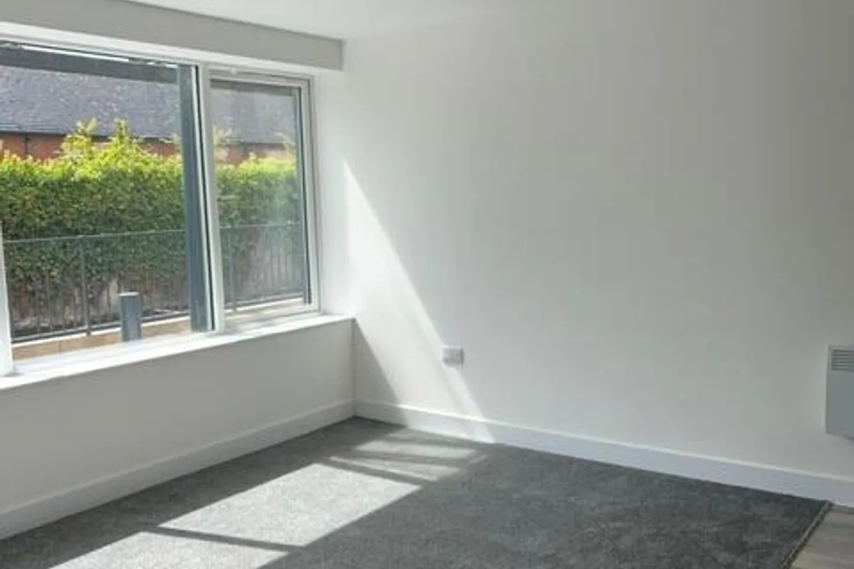 Flat Glumangate in Chesterfield