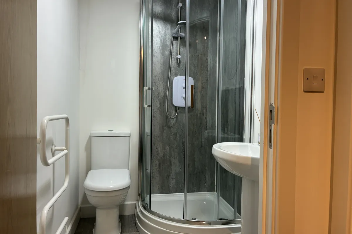 Flat Glumangate in Chesterfield
