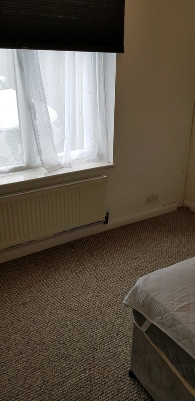 Room Cannon Hill Lane in Greater London