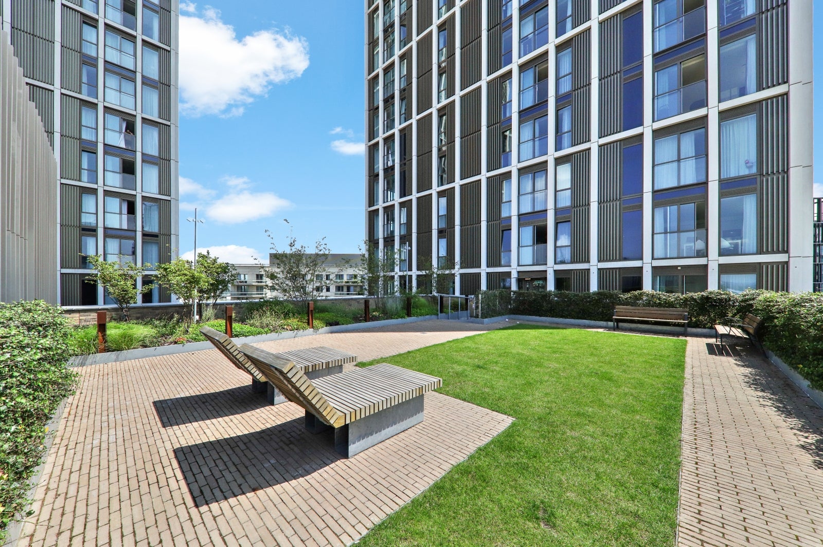 Flat Fortunes Walk in Greater London
