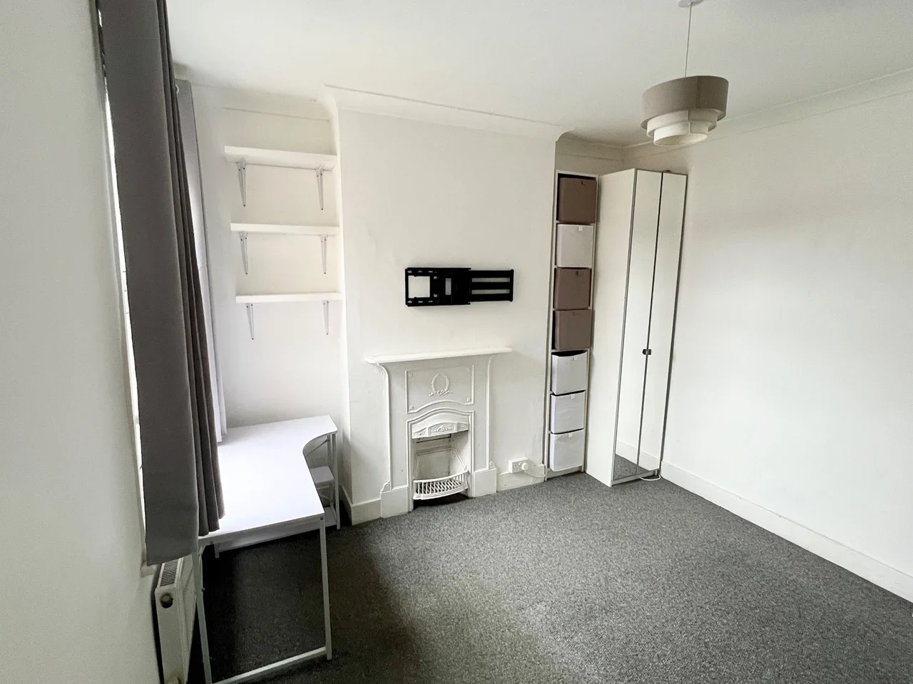 Flat Emma Road in Greater London