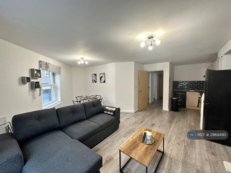 Flat Pelham Road in Portsmouth