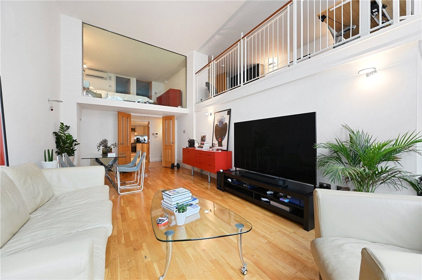 Flat Ludgate Hill in City of London