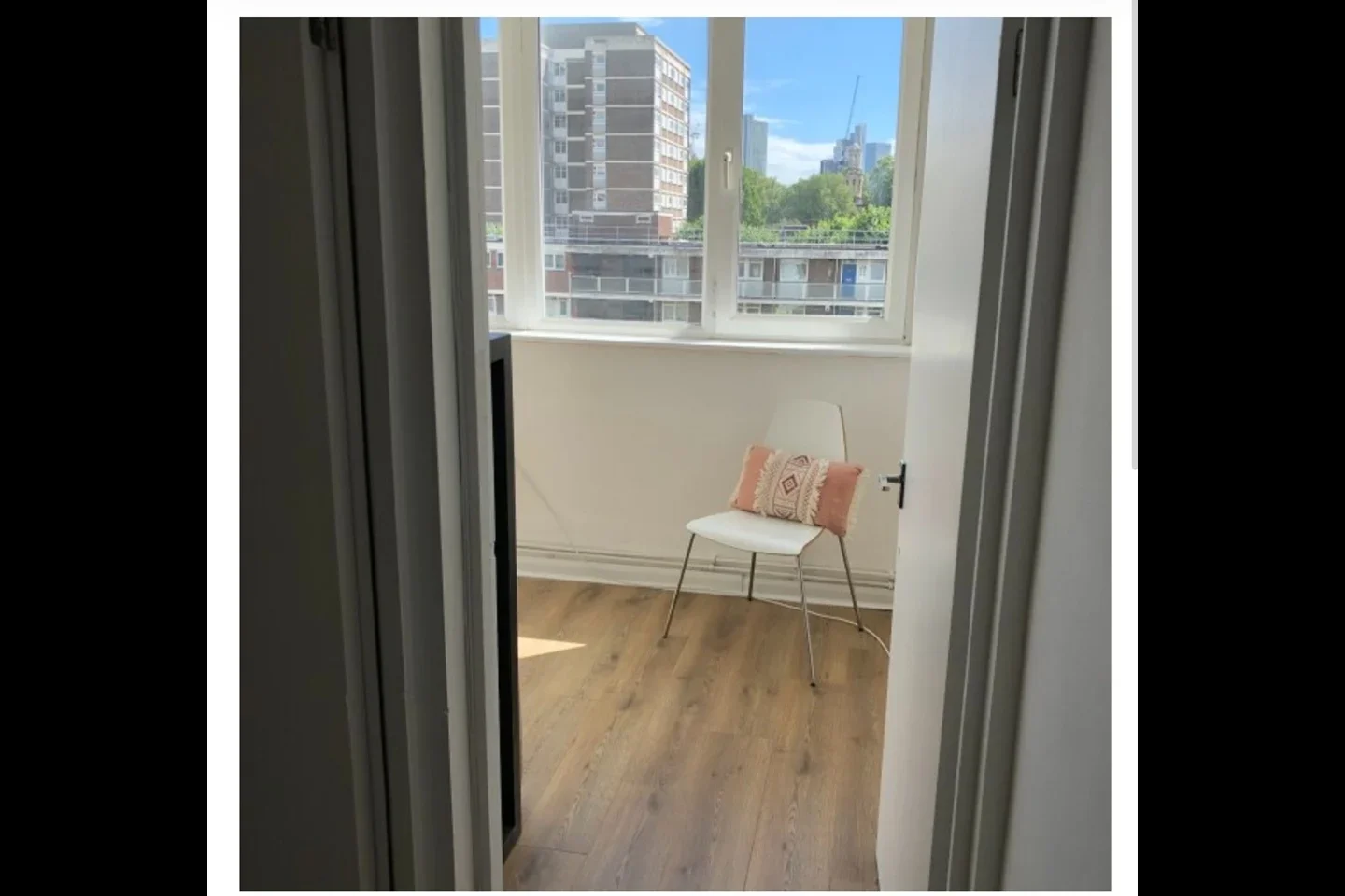 Flat Mintern Street in Greater London