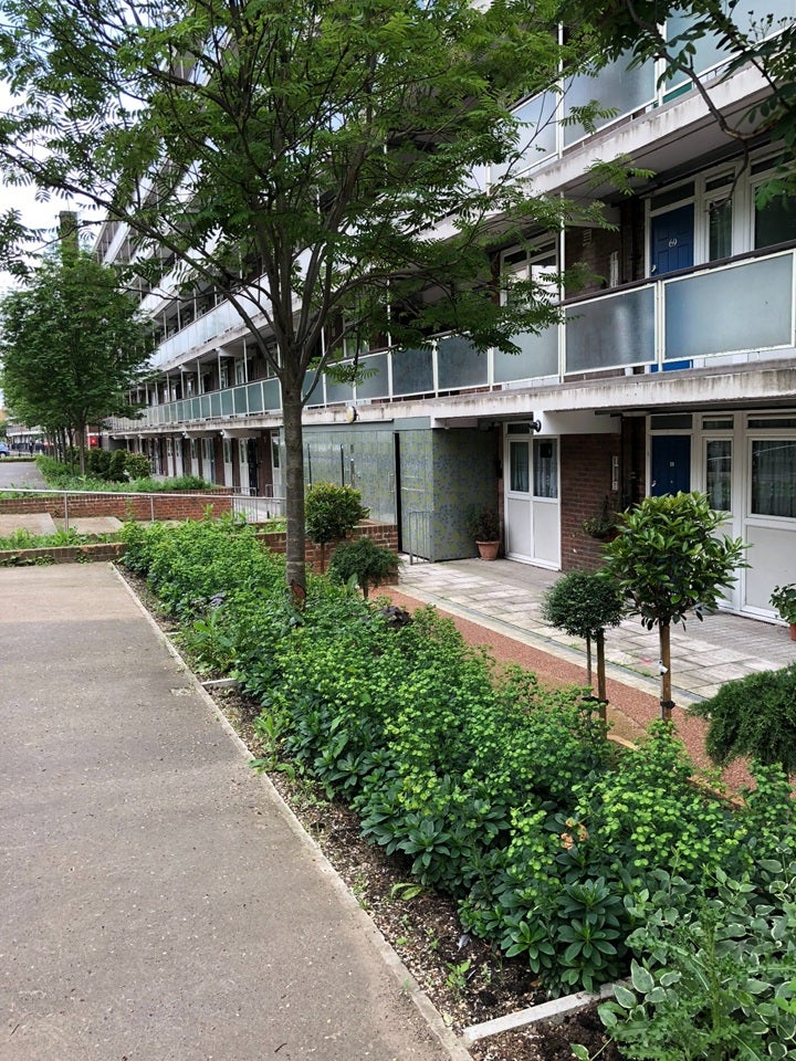 Flat Mintern Street in Greater London