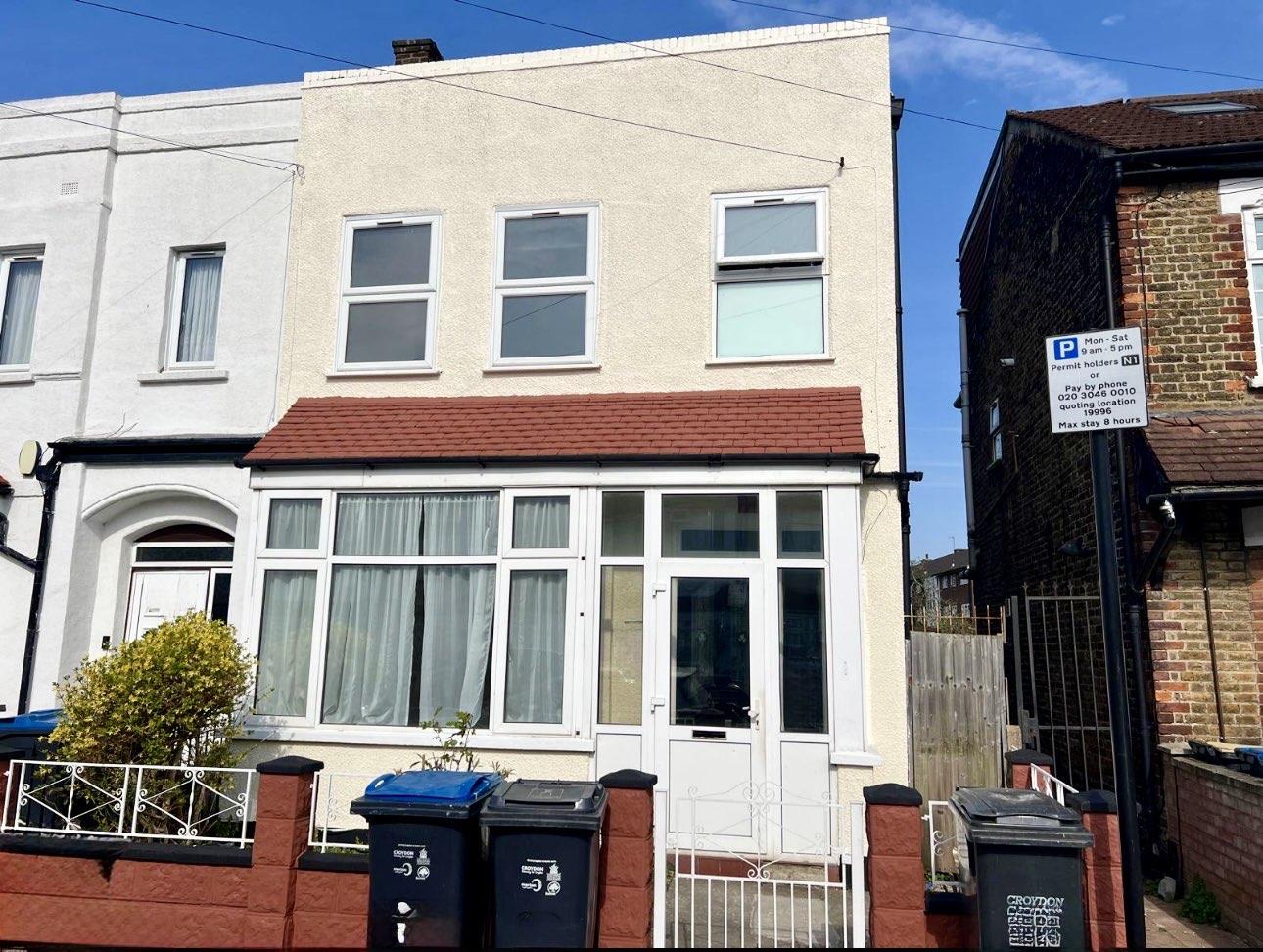 House Kynaston Road in Greater London