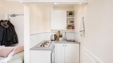 Flat First Avenue in Hove