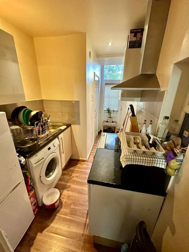 Flat Raddlebarn Road in Birmingham