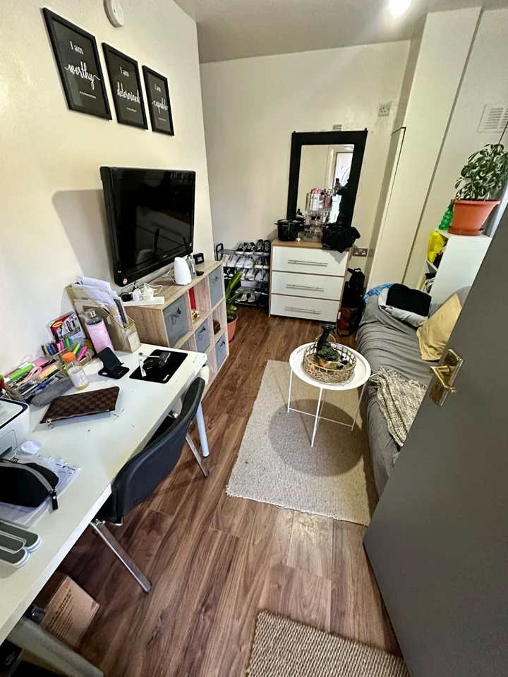 Flat Raddlebarn Road in Birmingham
