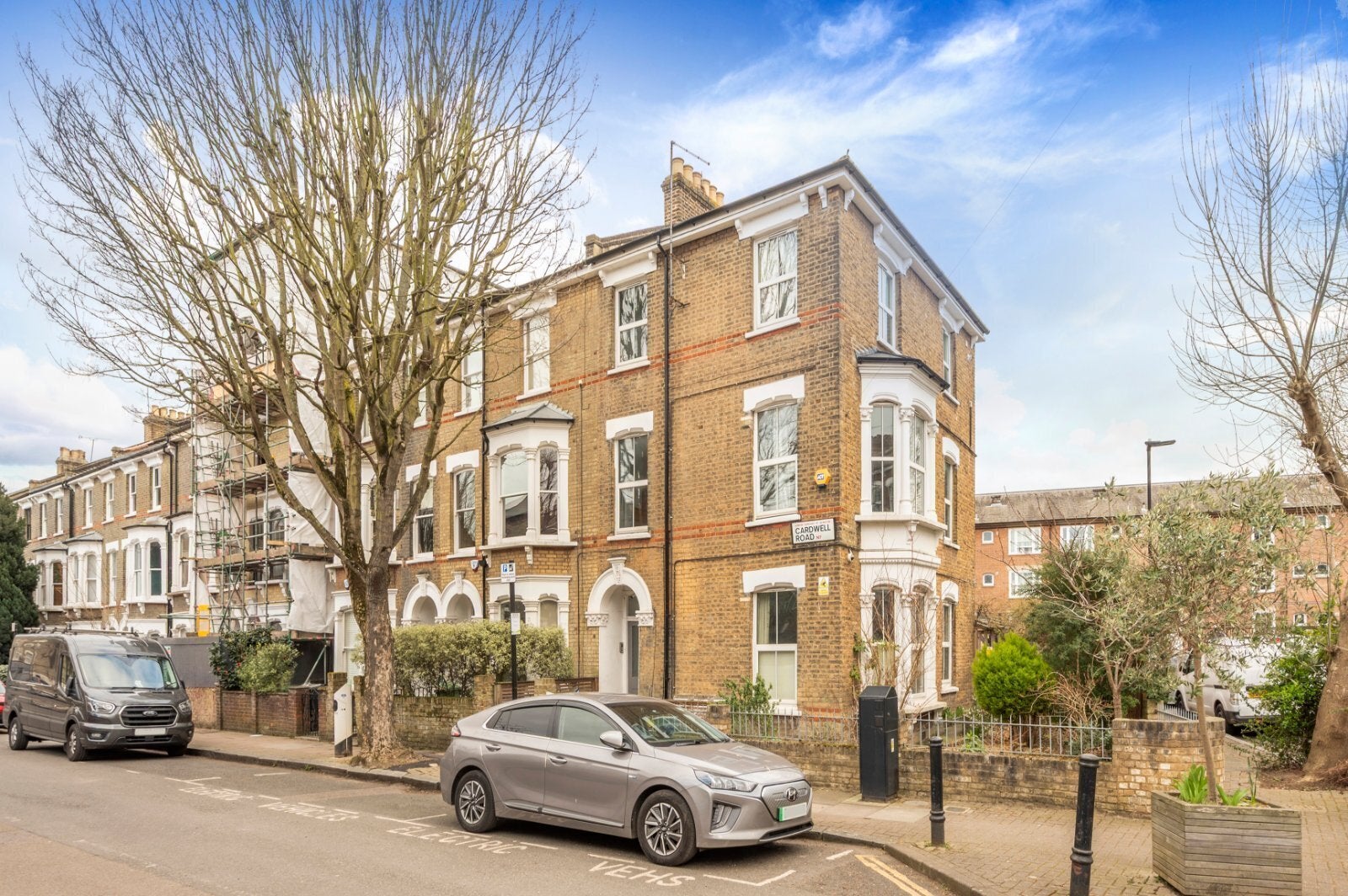 Flat Cardwell Road in Greater London
