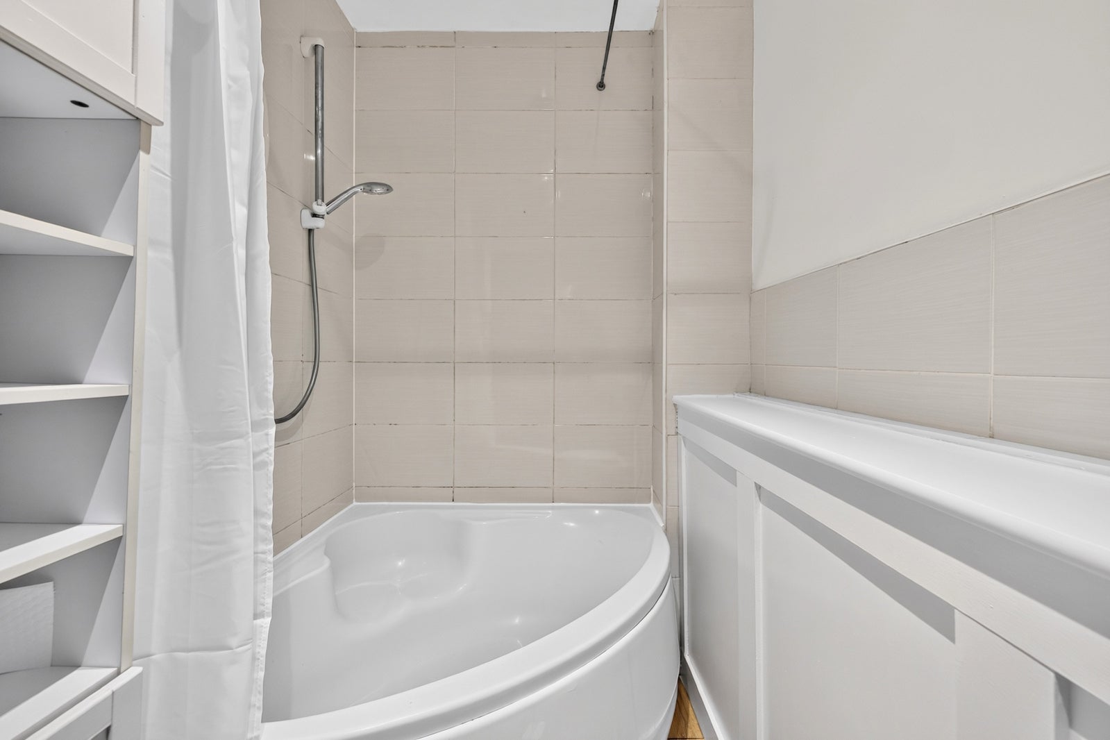 Flat Greenland Mews in Greater London