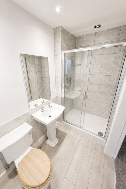 Room Belgrave Crescent in Manchester