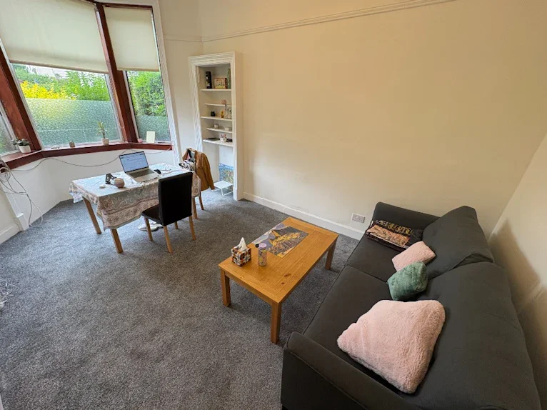 Flat Thornwood Avenue in Glasgow