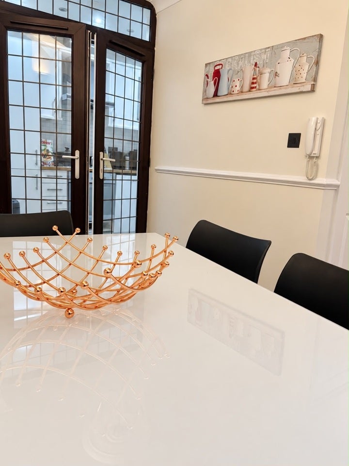 Room Granby Street in Greater London