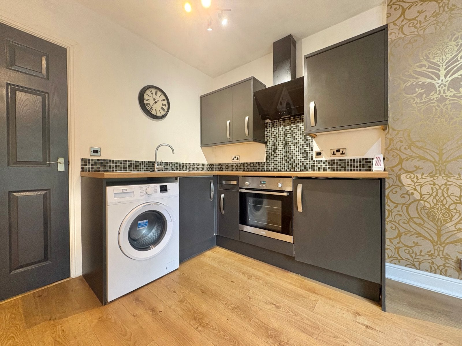 Flat Meanwood Road in Leeds