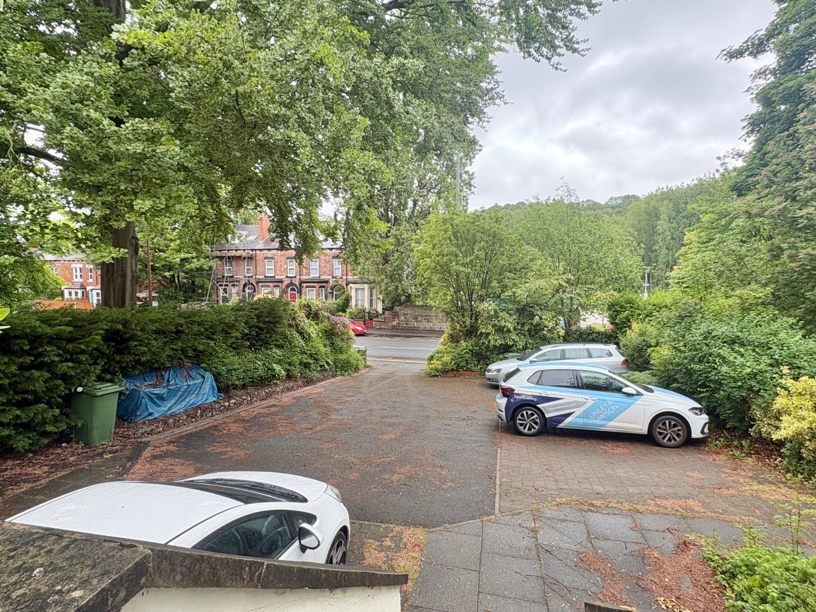Flat Meanwood Road in Leeds