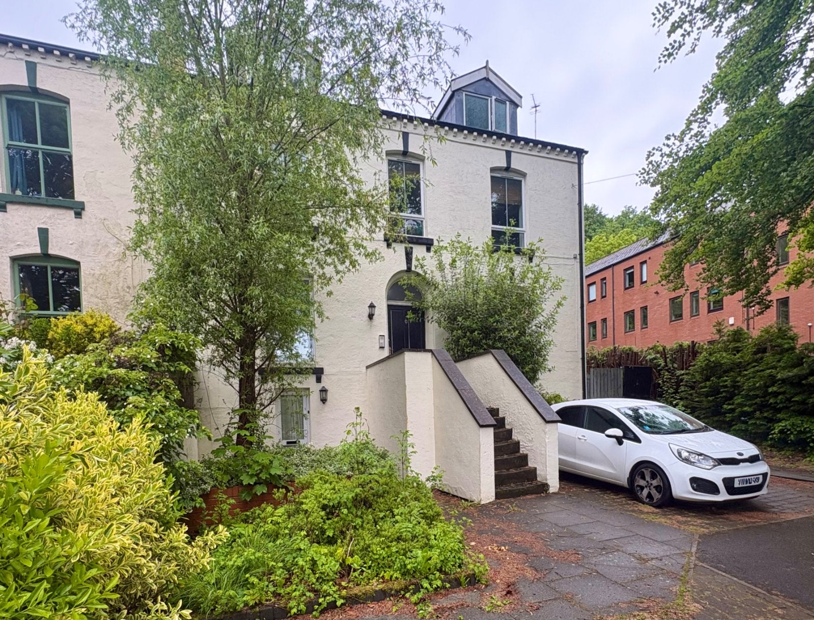 Flat Meanwood Road in Leeds
