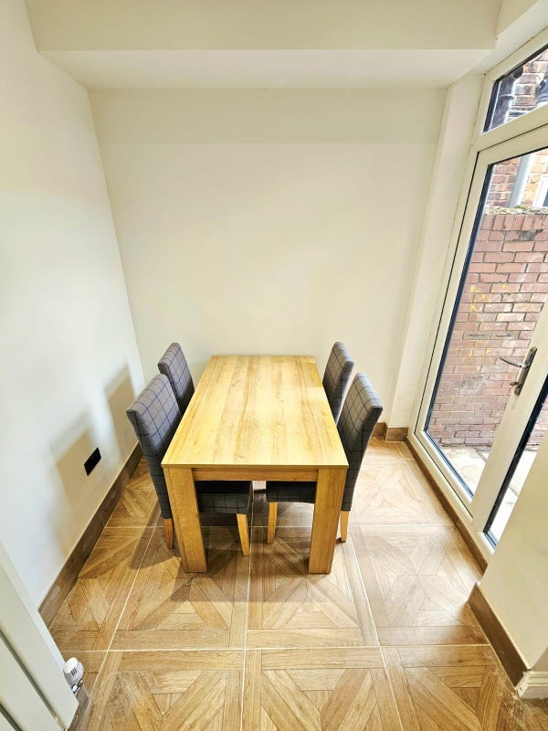 Room Cyril Street in Manchester