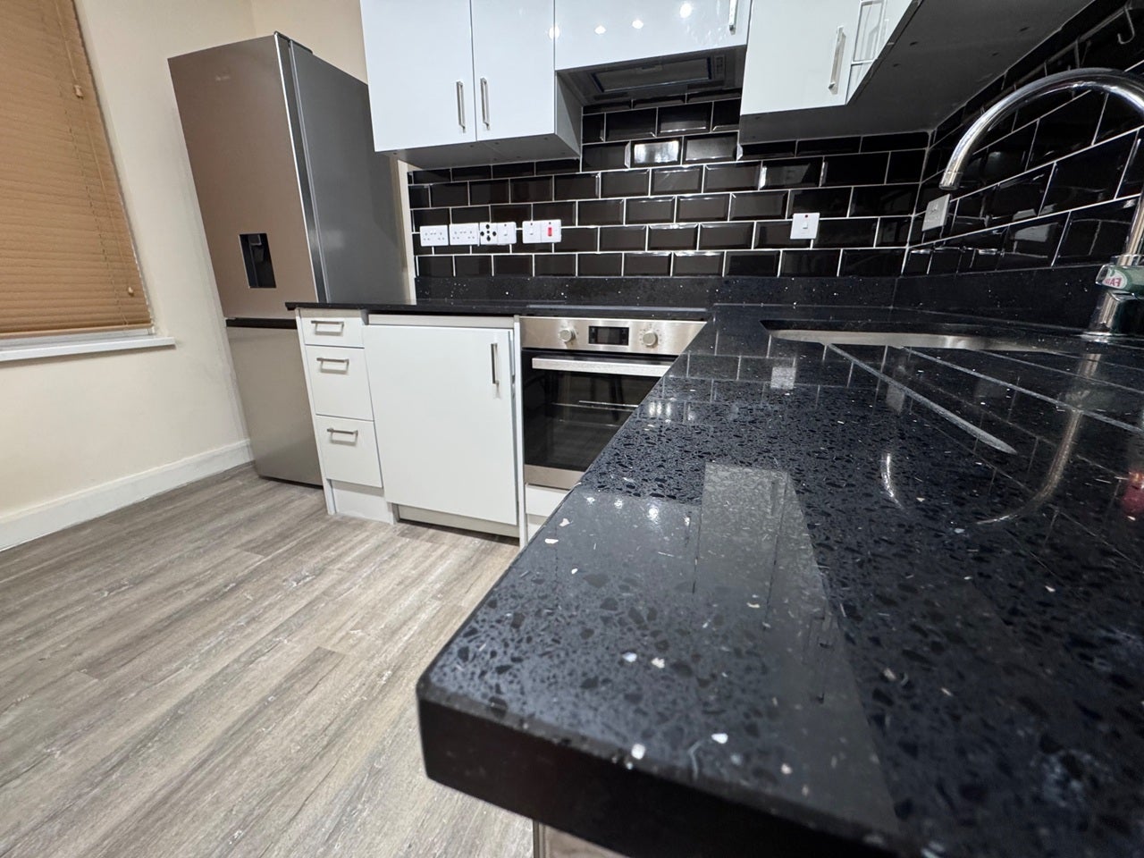 Flat Caledonian Road in Greater London